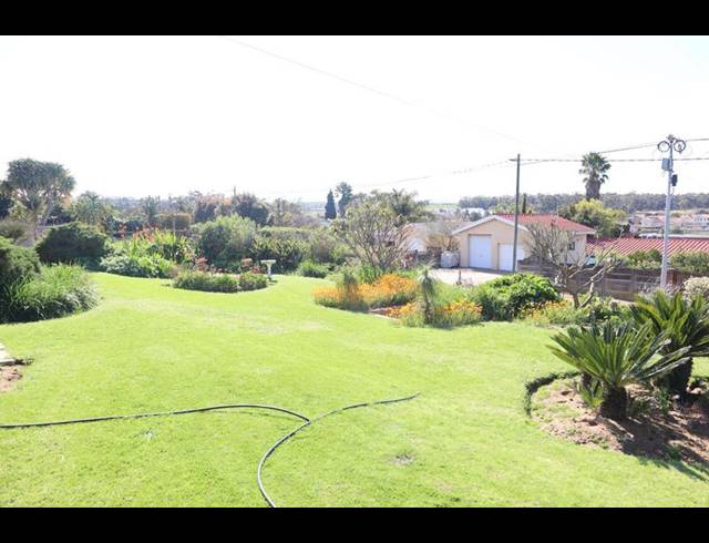 3 BEDROOM HOUSE FOR SALE IN BERGZICHT